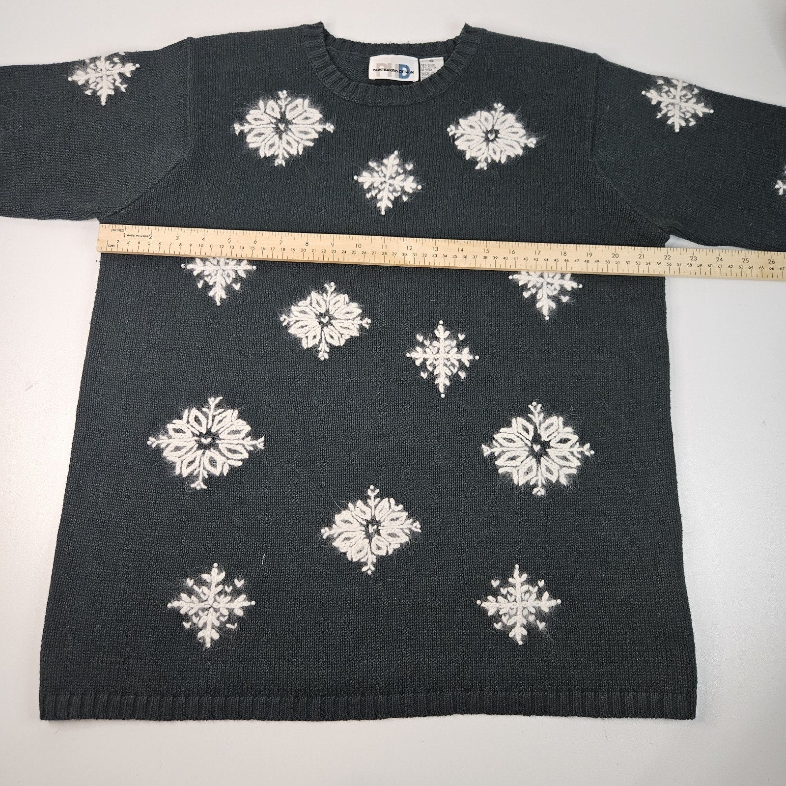 Vintage Beaded Embroidered Snowflake Knit Sweater Medium Holiday Winter