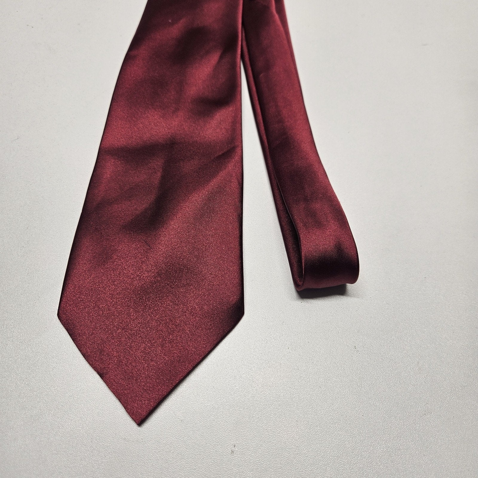 Vintage Mens Maroon Satin Formal Necktie 60"Lx3.5"W Neck Tie