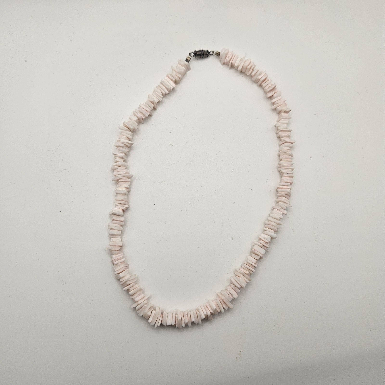 Pink Shell Chip Choker Collar Necklace Barrel Closure 90s Y2K Preppy