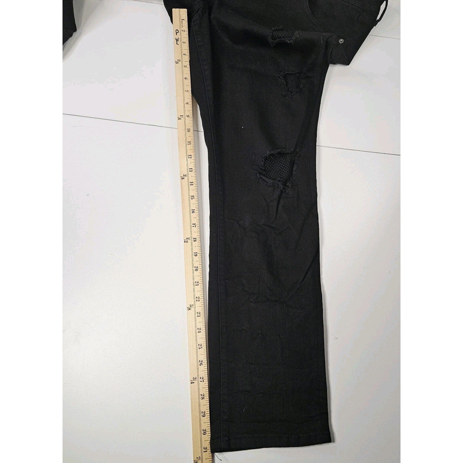 Torrid Boyfriend Jeans Black Denim Stretch Straight Distressed 18 Reg Fishnets