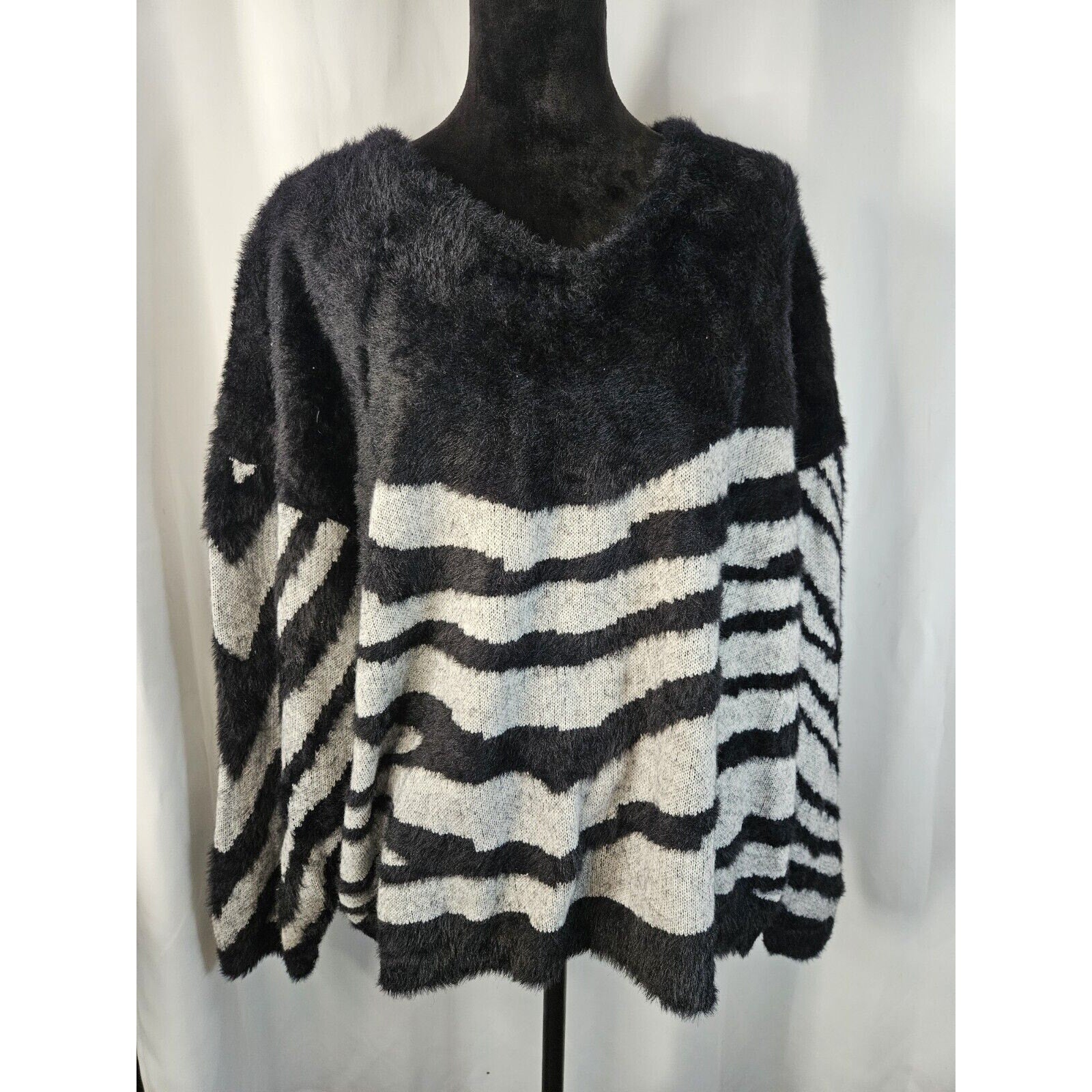 Vince Camuto Sweater Zebra Print Knit Long Sleeve Winter Top XXL 2X