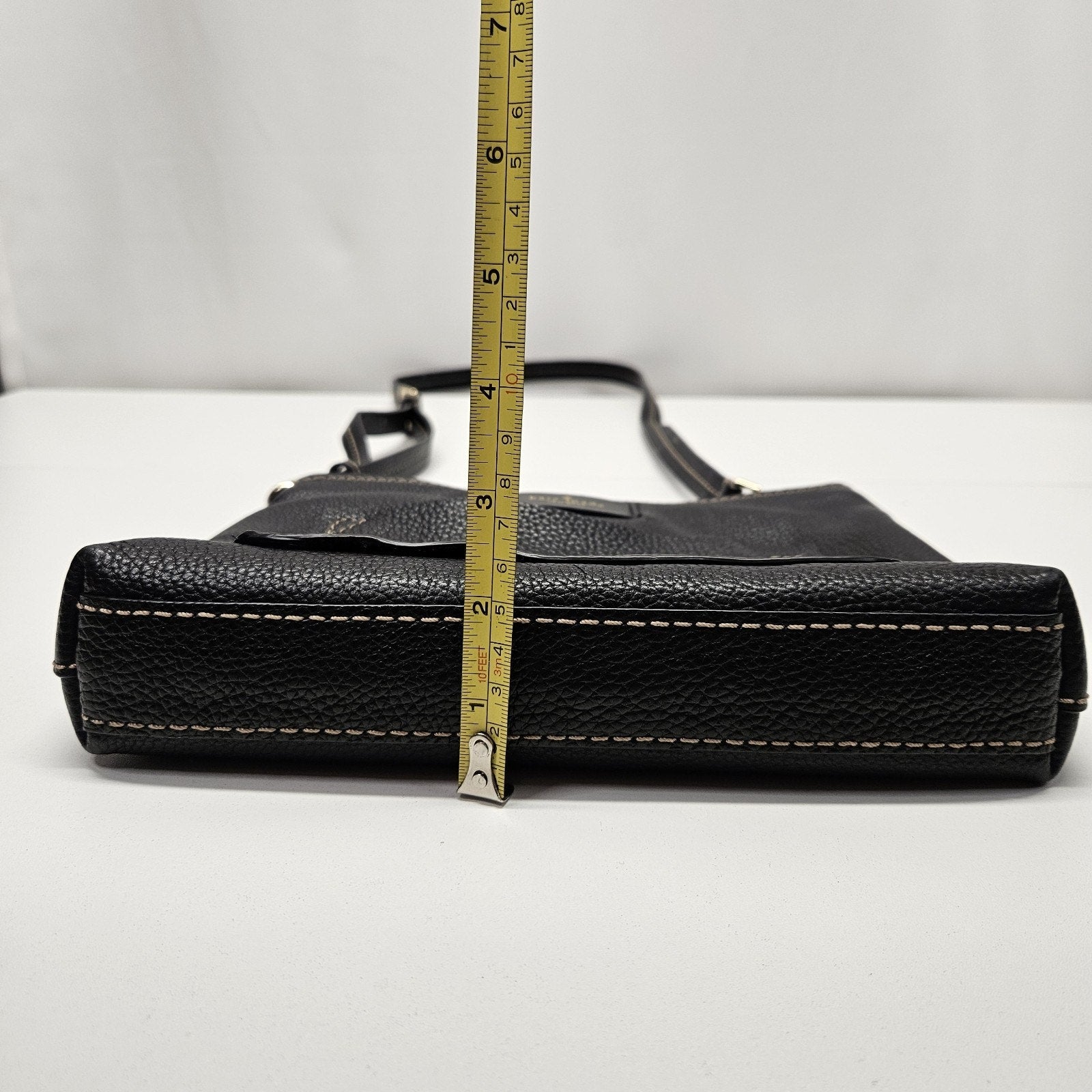 Kate Spade NY Leather Domed Crossbody Shoulder Handbag Purse Logo Classic Black
