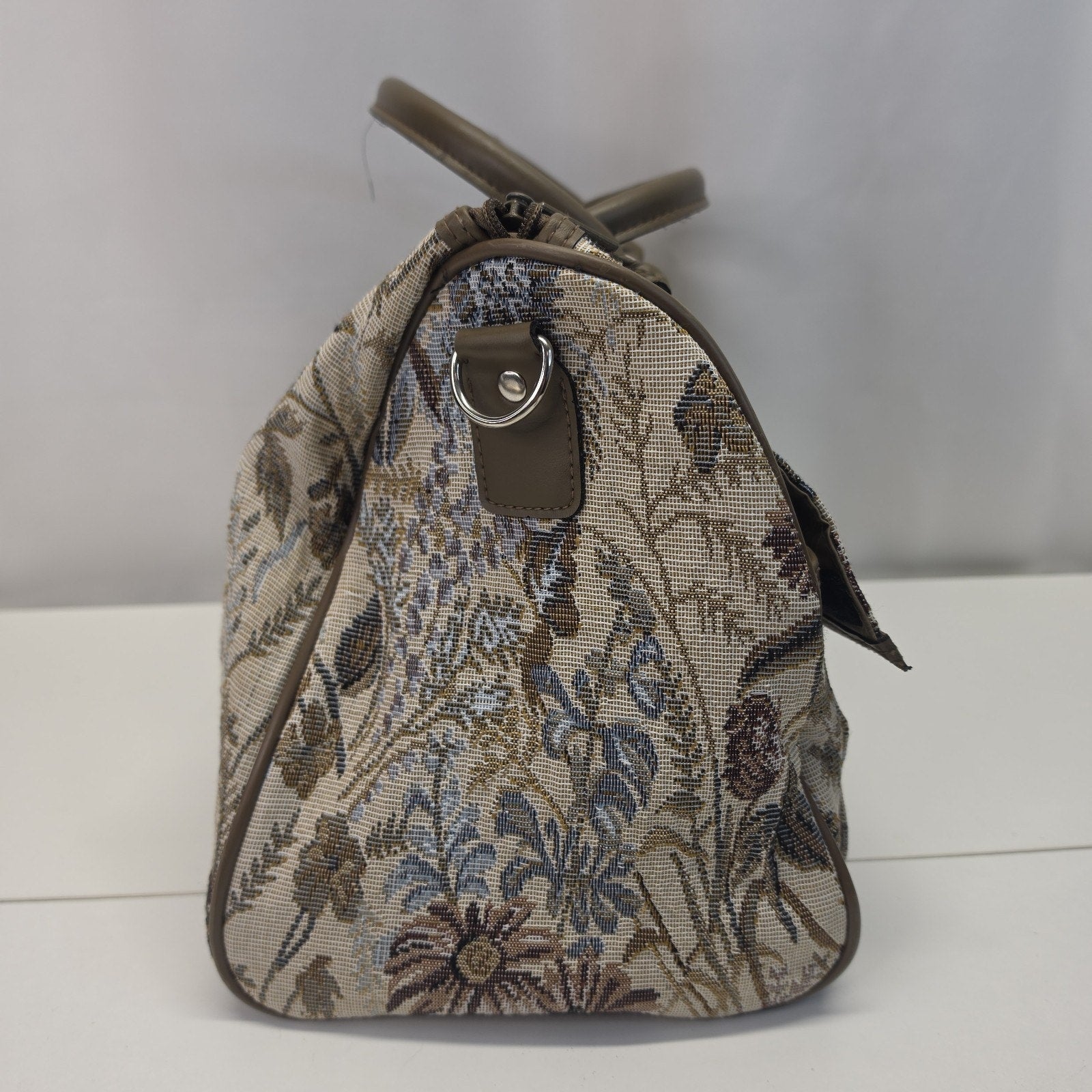 Vintage 90s Jordache Floral Tapestry Zip Shoulder Strap Duffel Travel Bag 14"