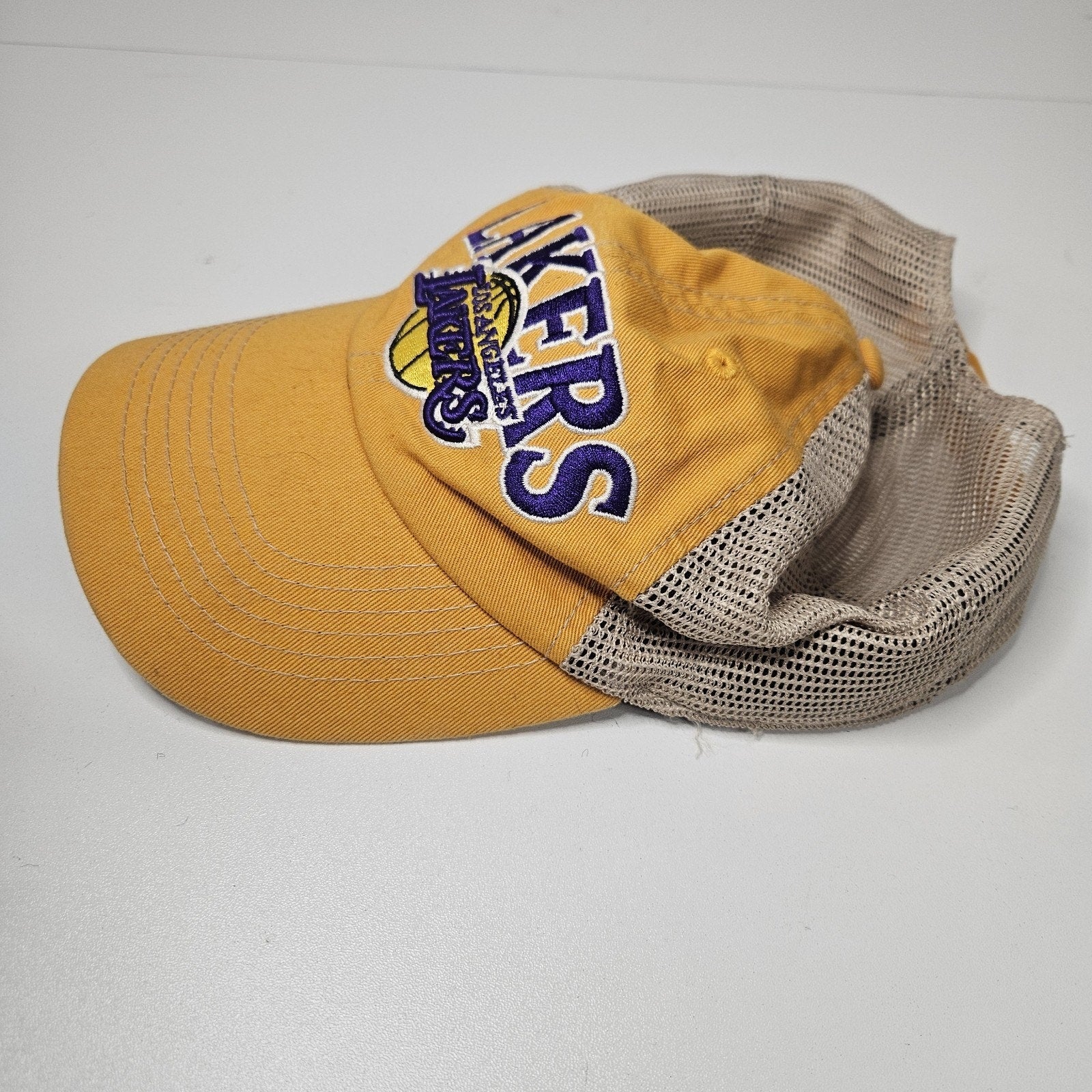 Vintage LA Lakers Yellow With Beige Mesh Snapback Hat Cap Fan Favorite Trucker
