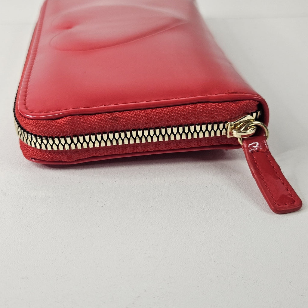 Luv Betsey Johnson Wallet Zip Around Leather Patent Raised Red Heart Whimsical