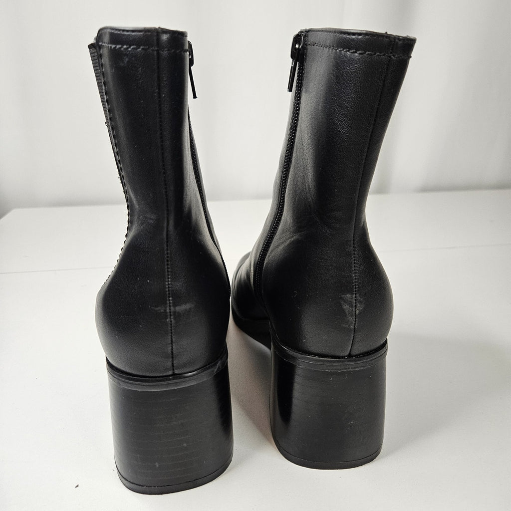 Nine West Women's Doleas Ankle Boot Size 8 M Faux Leather Block Heel Boots