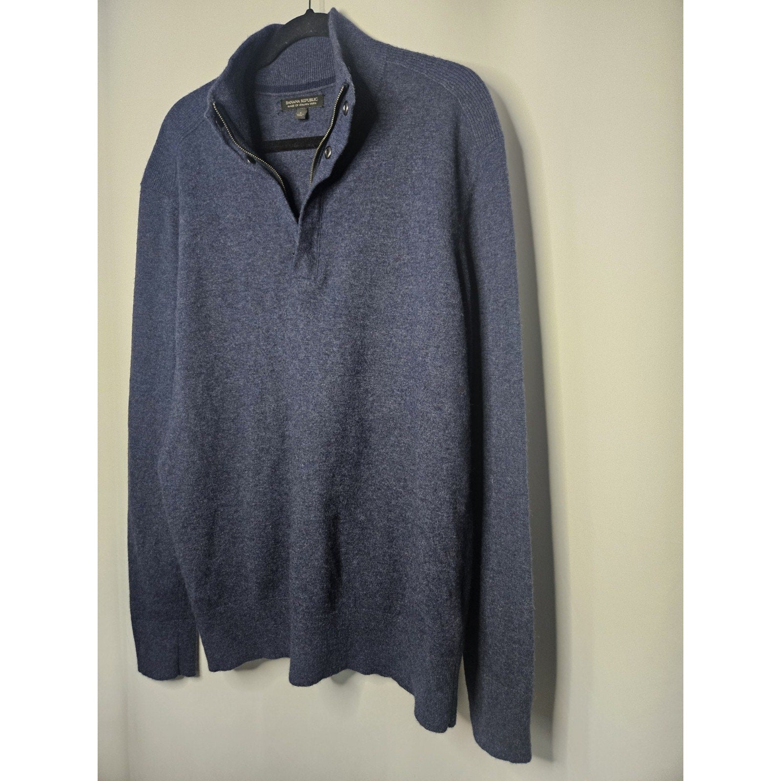 Banana Republic Men's Italian Yarn Wool Blue Henley Style Sweater Size Large