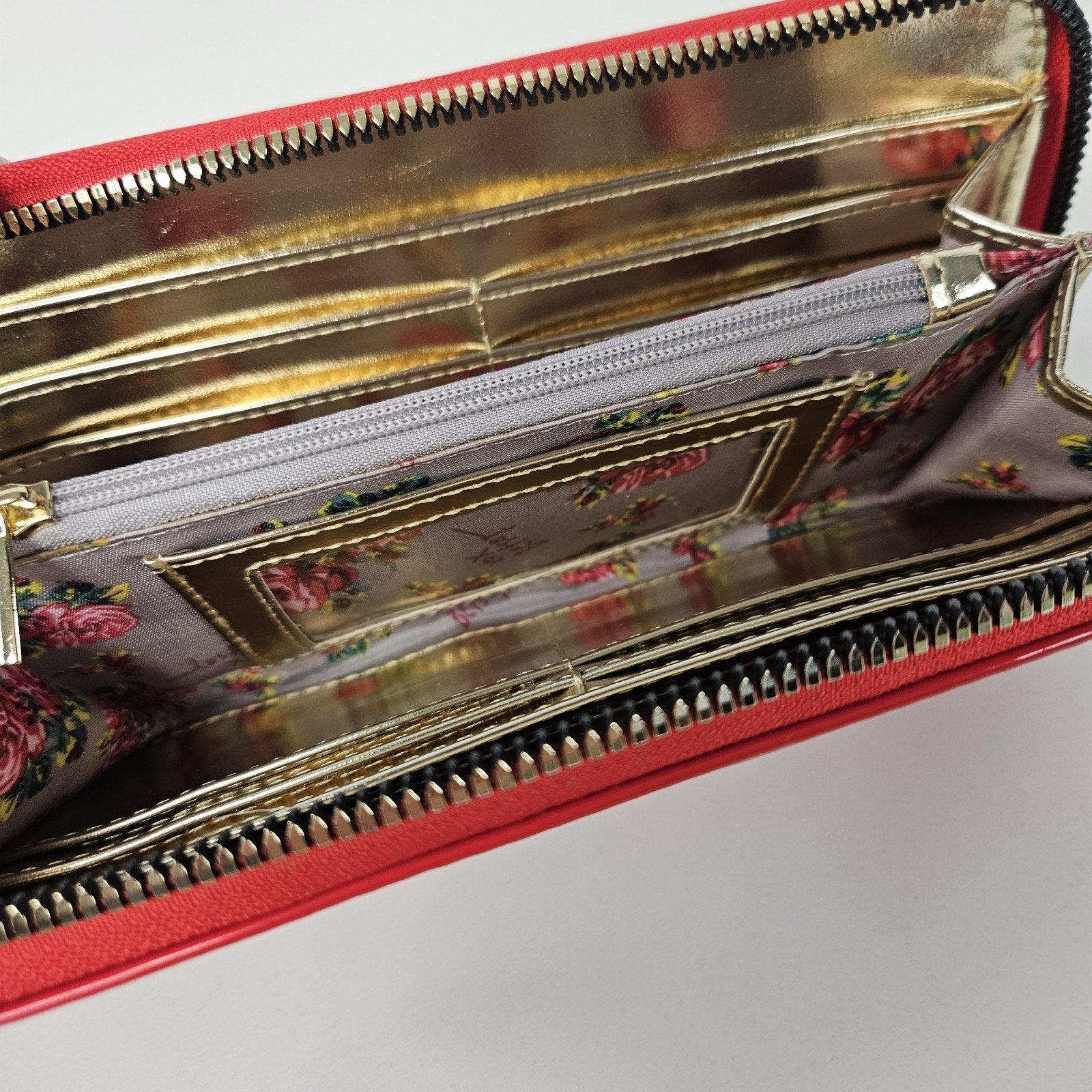 Luv Betsey Johnson Wallet Zip Around Leather Patent Raised Red Heart Whimsical