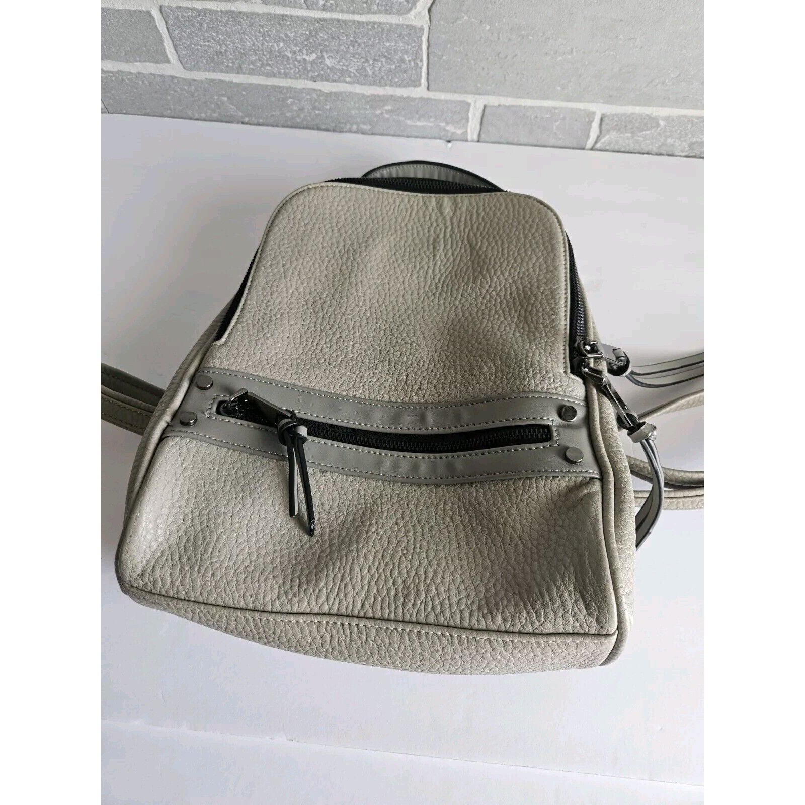 New WO Tags Moda Luxe Gray Mini Backpack Purse