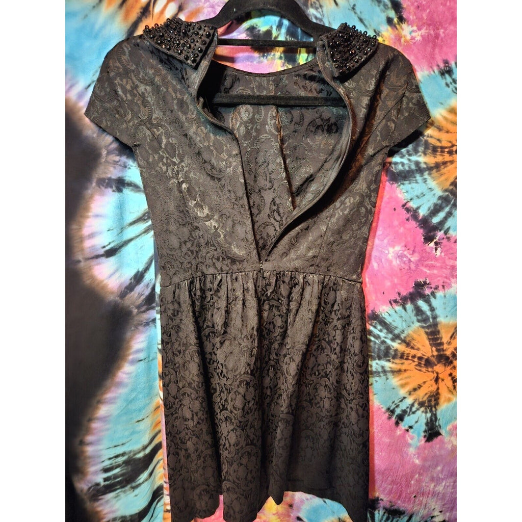 Kensie Black Brocade Print Embellished Beaded Collar Cap Sleeve Dress Size Small