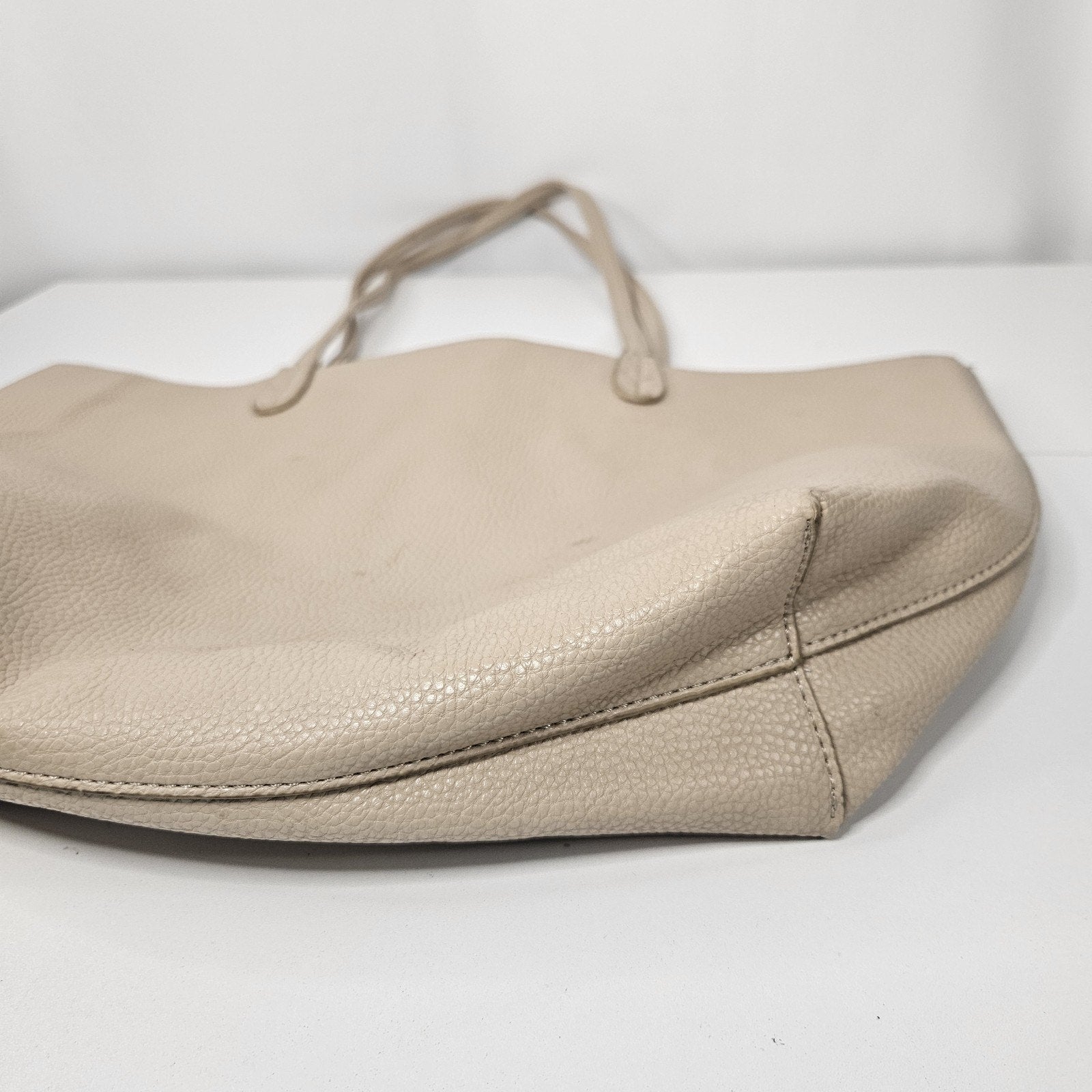 Y2K BCBG Paris Reversible Faux Leather Tote Laptop Bag Beige Goldtone Hardware