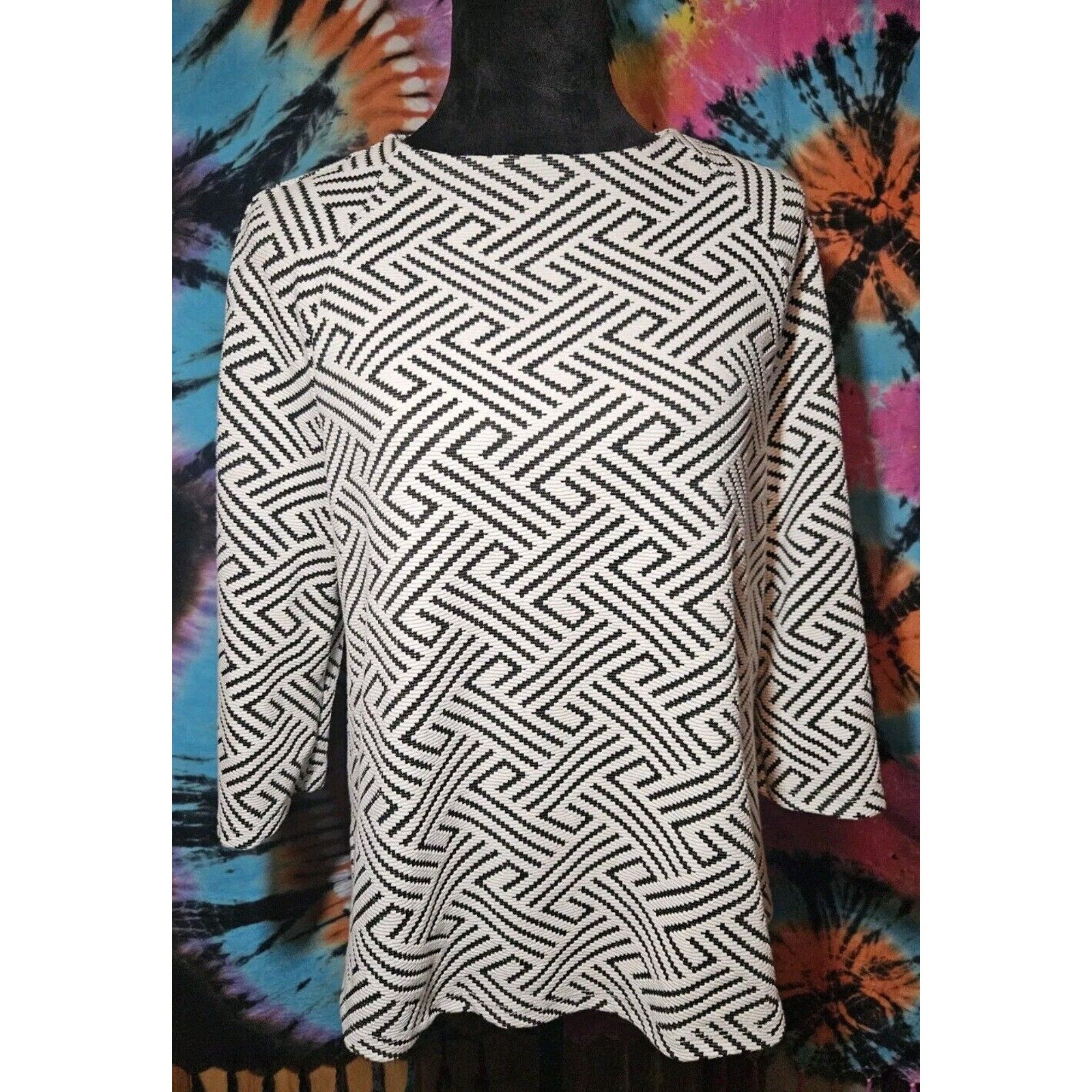 W5 L (Anthropologie) Black & White Geometric 3/4 Textured Blouse