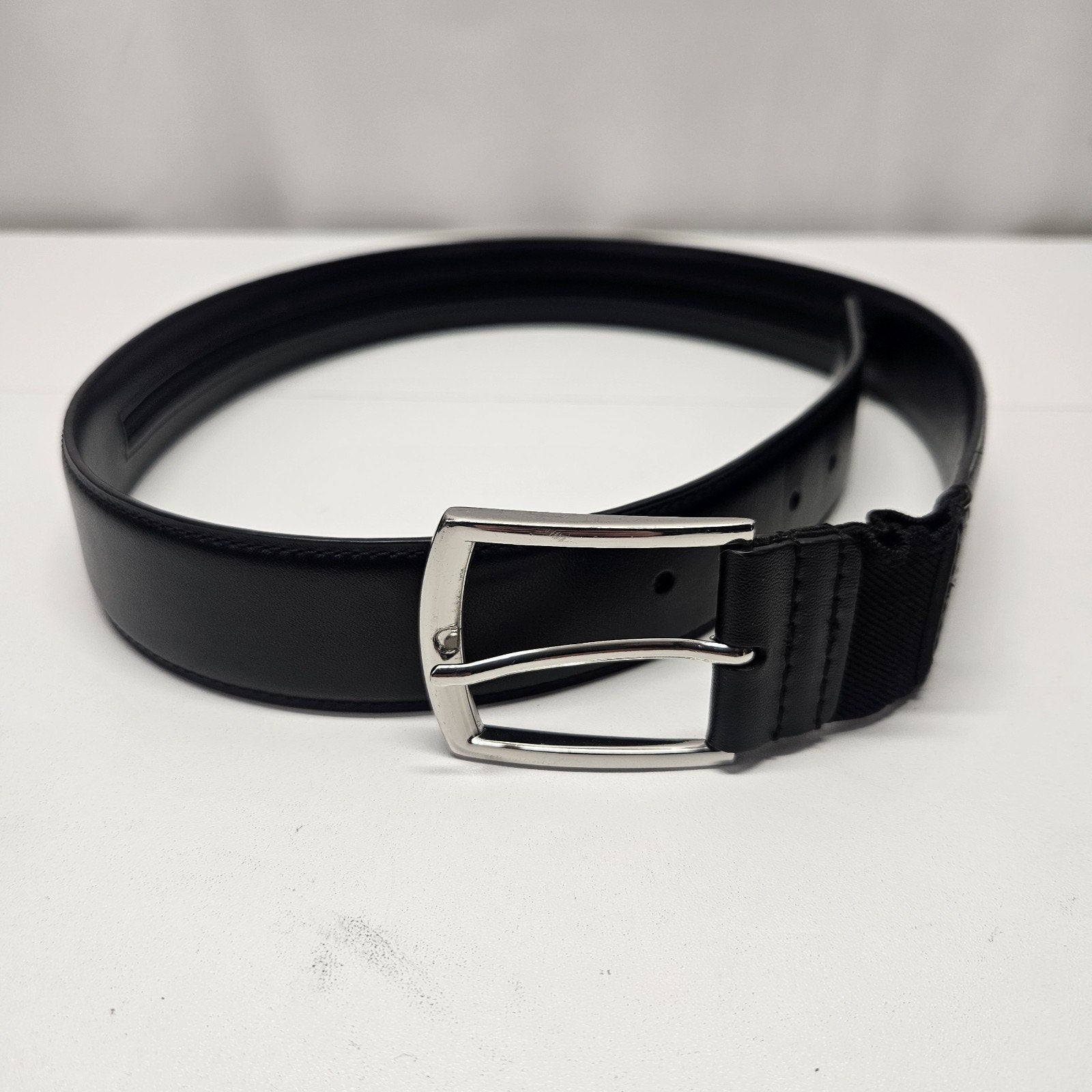 Unbranded Black Leather Belt Silver Polished Buckle 1.5" Medium 34" Unisex