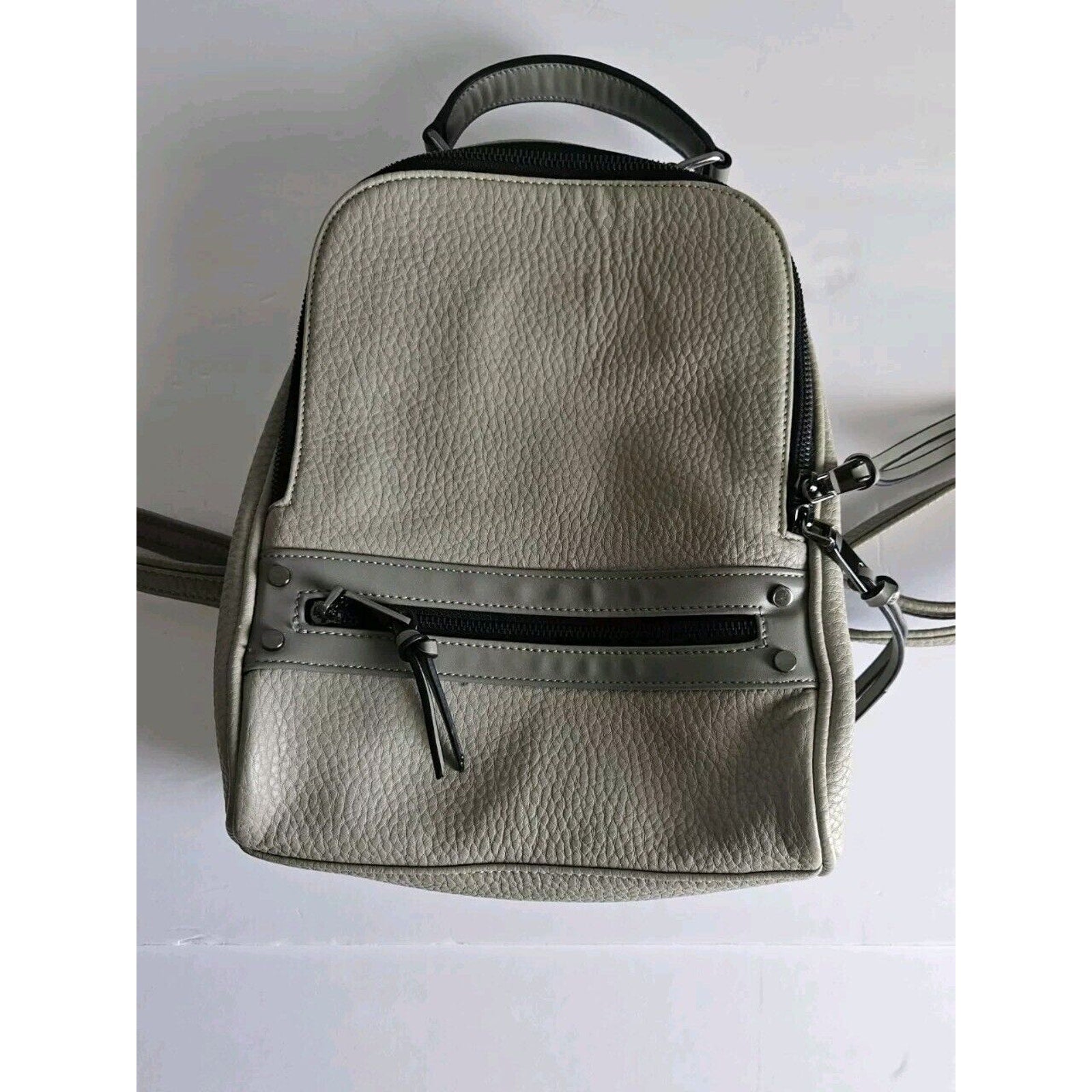 New WO Tags Moda Luxe Gray Mini Backpack Purse