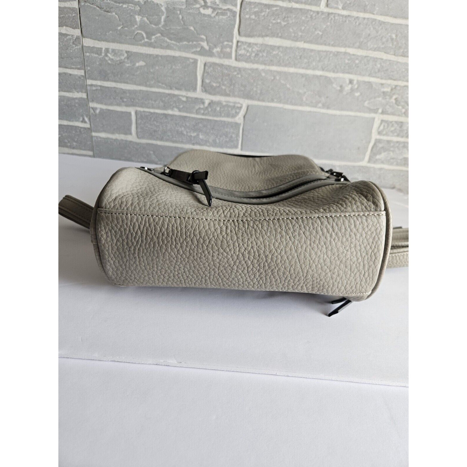 New WO Tags Moda Luxe Gray Mini Backpack Purse