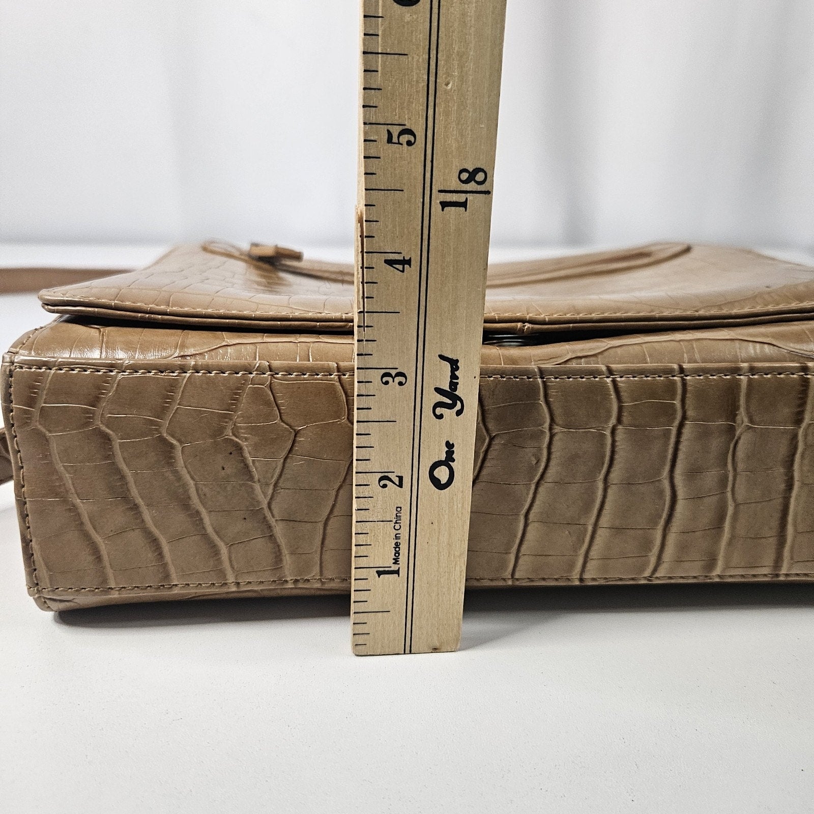Vintage Liz Claiborne Purse Tan Embossed Faux Crocodile Small Shoulder Purse