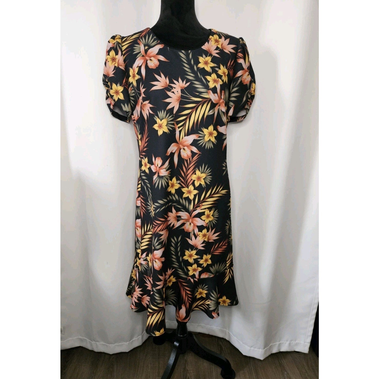 Karl Lagerfeld Dress Black Floral Dress A-Line Mini Short Sleeve Stretch Size 12