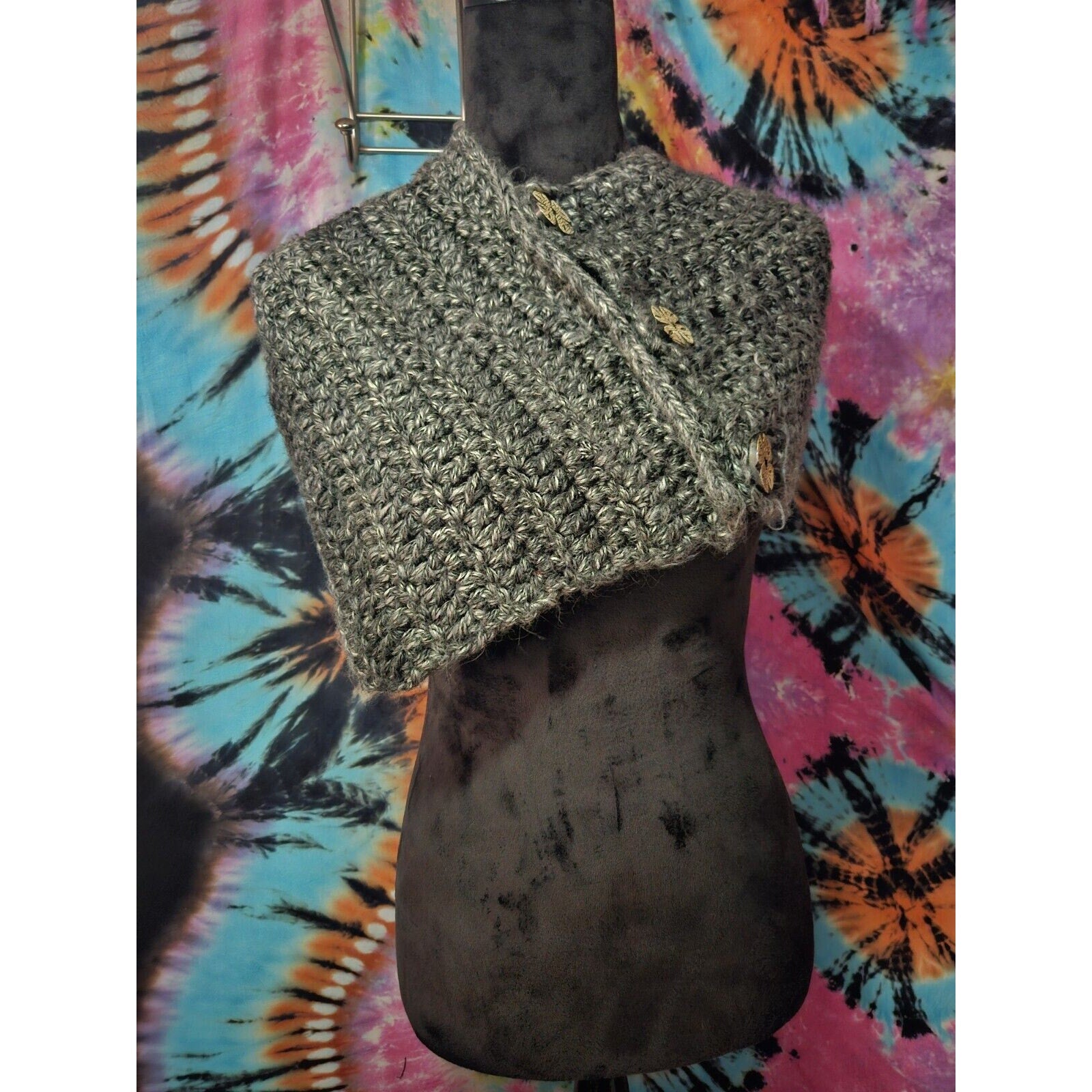 Womens Hand Knitted Chunky Knit Crowl Scarf In Gray Tones With Flower Buttons