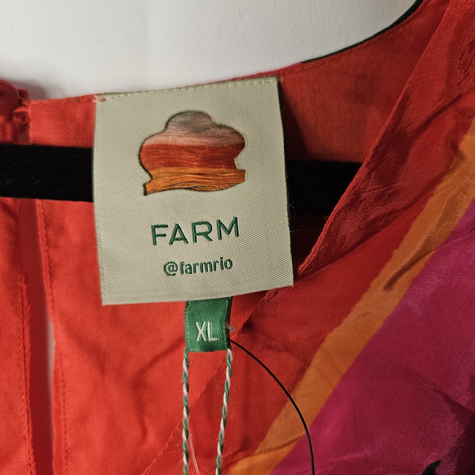 NWT Farm Rio Dress Rainbow Toucan Maxi Multicolor XL Pleated Printed Satin Maxi