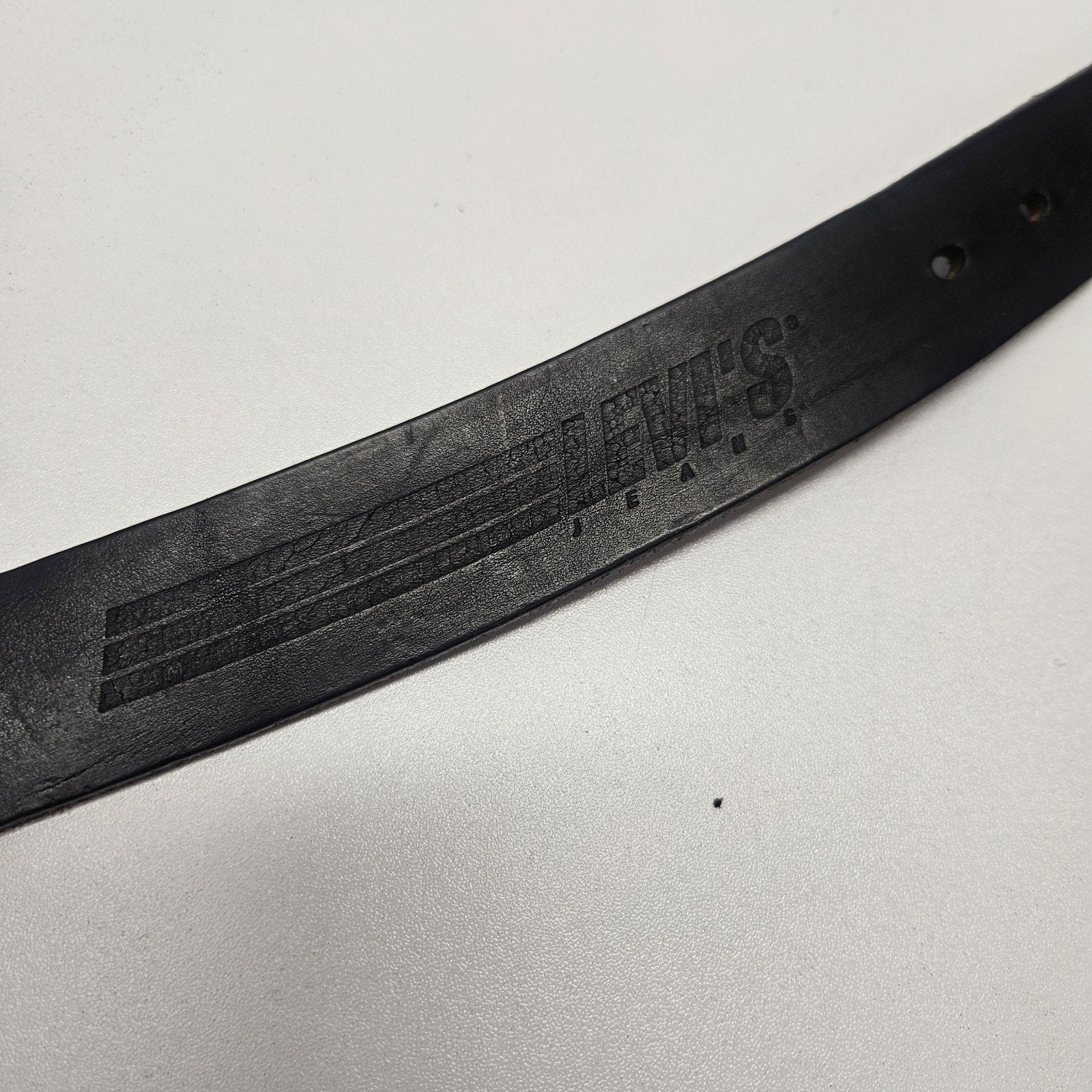 Vintage Y2K Levi’s Mens Black Leather Belt Medium Logo 1.25 In Classic Levis