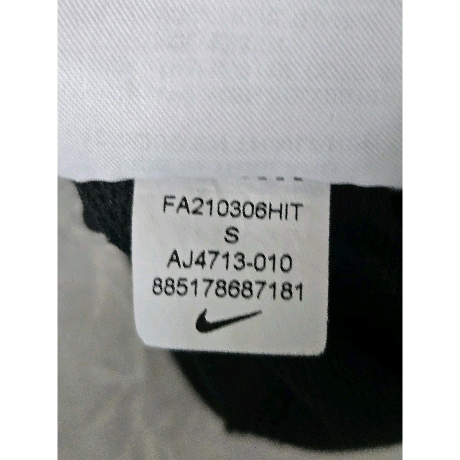 Nike Women' Modern Tempo Embossed Running Short Size S Black Athletic Shorts