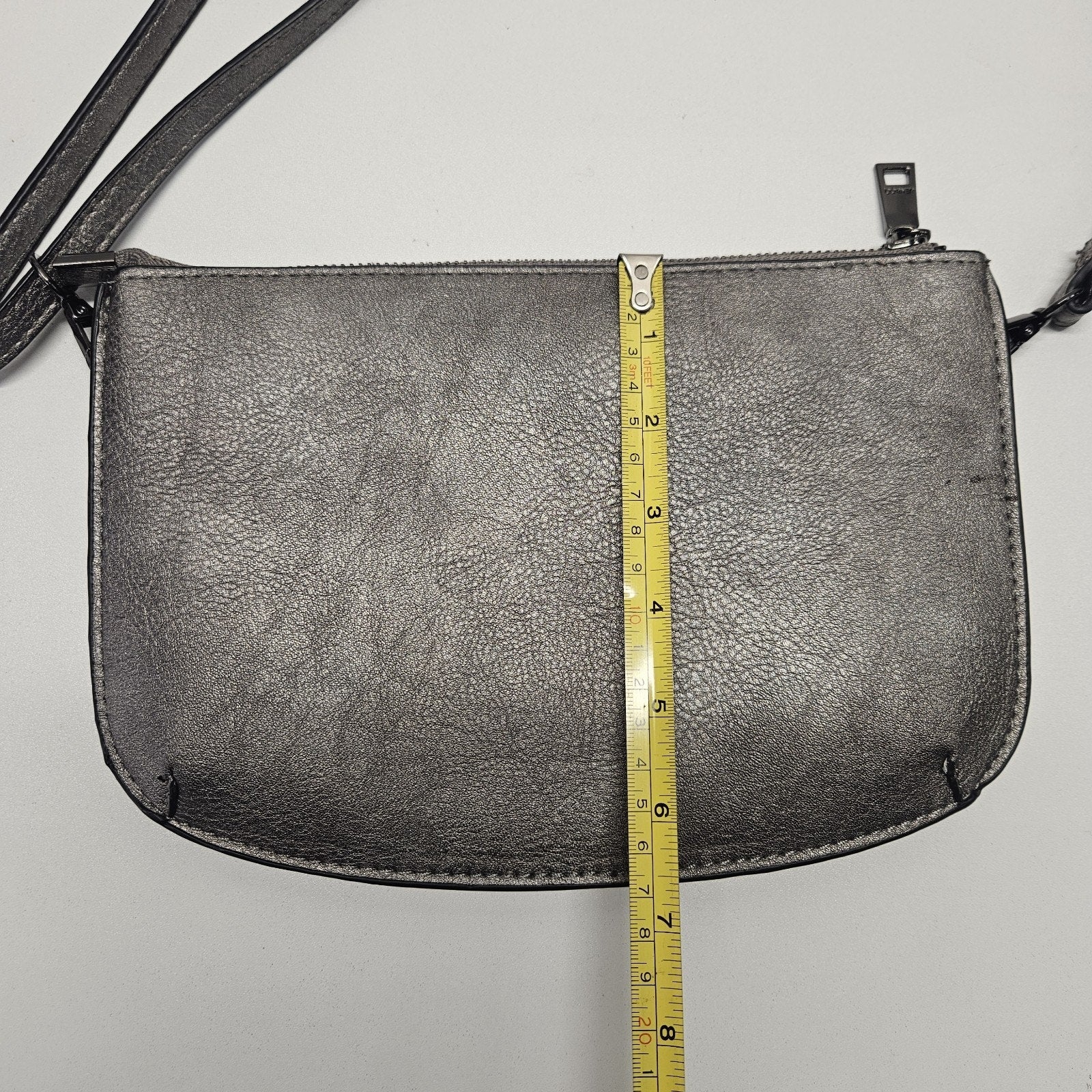 Jen & Co. Metallic Faux Leather Shoulder Bag Purse Multi Inner Pockets