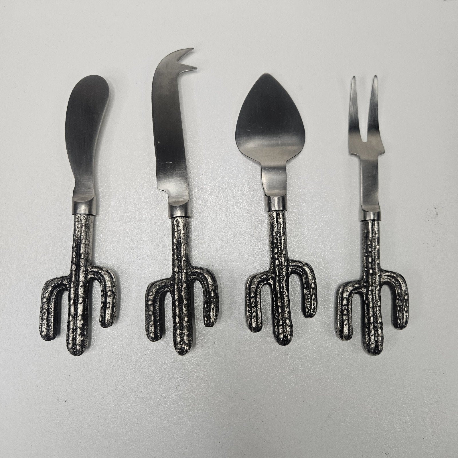 Set Of 4 Zinc Alloy Stainless Steel Cactus-Handle Cheese Knives Spreaders